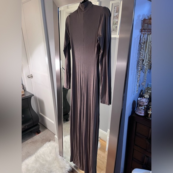 SKIMS Soft Lounge Mock Neck Long Sleeve Maxi Dress - Picture 5 of 8